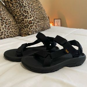 Women’s Hurricane XLT2 Black Teva Sandals